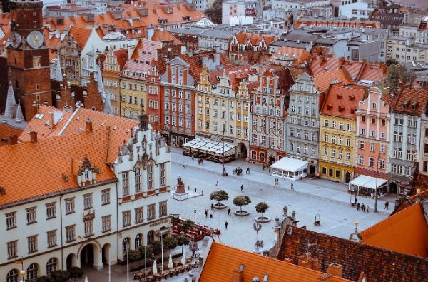 Wrocław: Nowe przestrzenie dla sztuki, innowacji i rozwoju gospodarczego we Wrocławiu